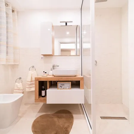 Desiree Luxury House- Vasca Idromassaggio * Catania