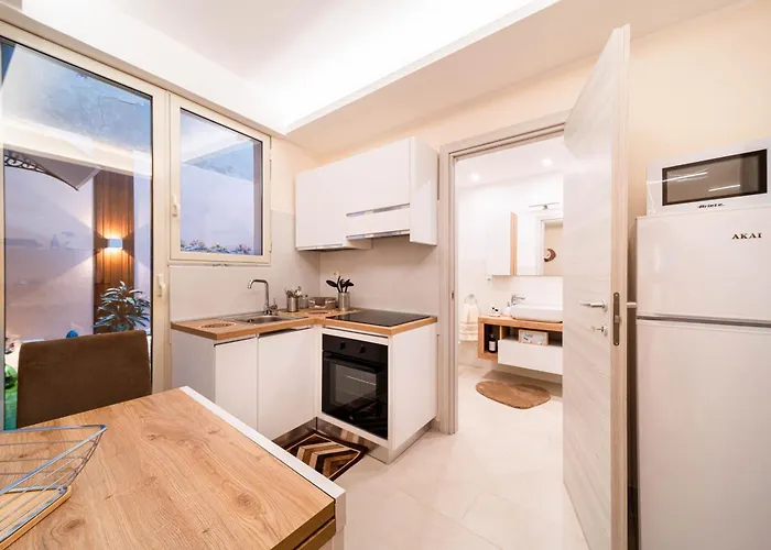 Desiree Luxury House- Vasca Idromassaggio * Catania